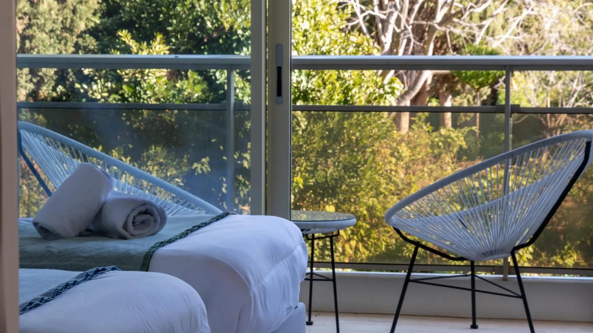 Spacious 2-Br Apartment In A Residence With Pool Cannes