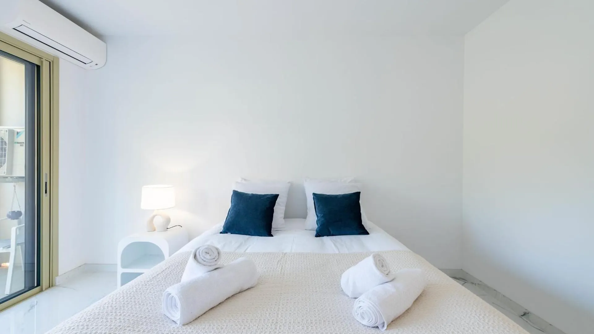 Spacious 2-Br Apartment In A Residence With Pool Cannes France