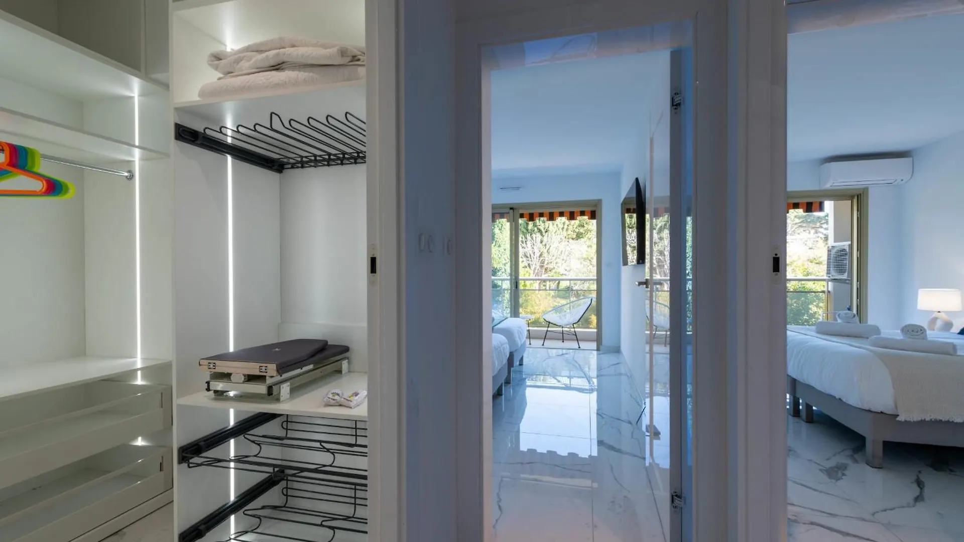 Spacious 2-Br Apartment In A Residence With Pool Cannes