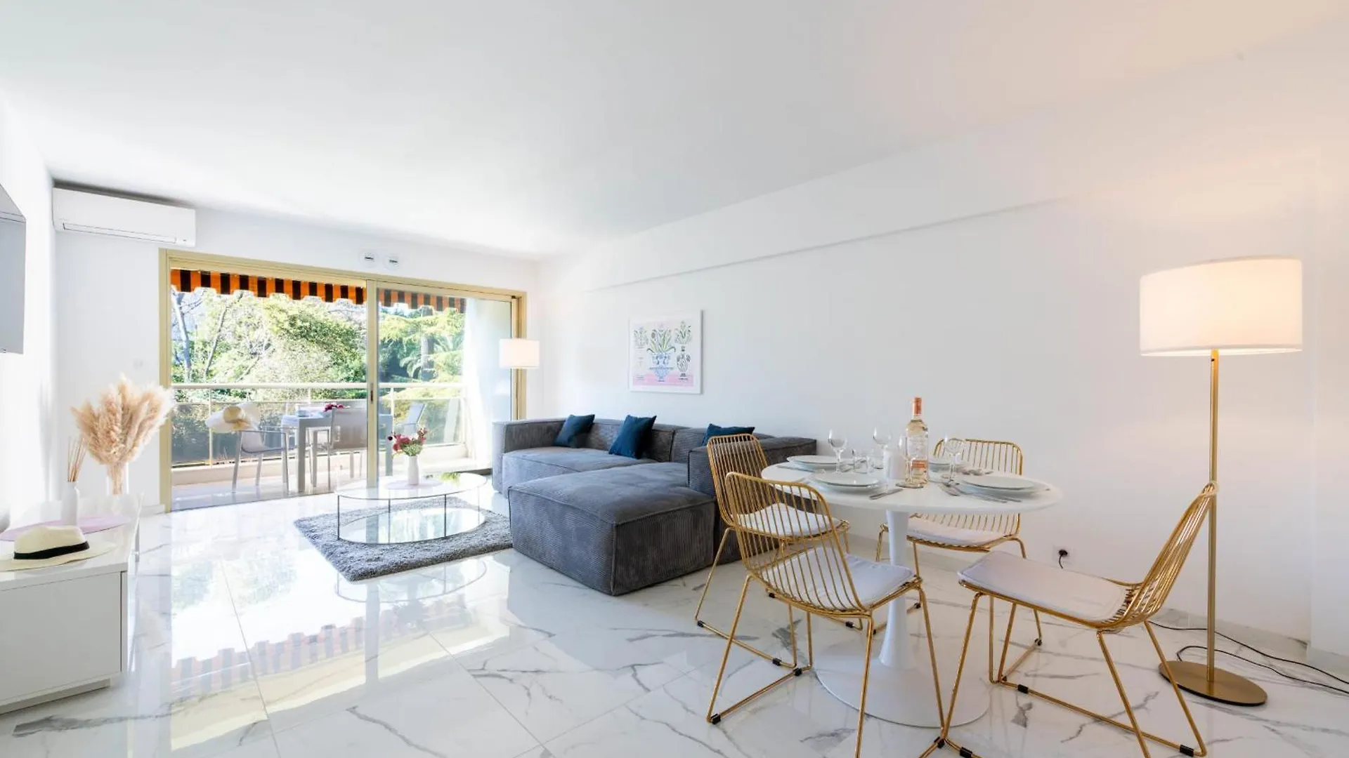Spacious 2-Br Apartment In A Residence With Pool Cannes 0*,  France